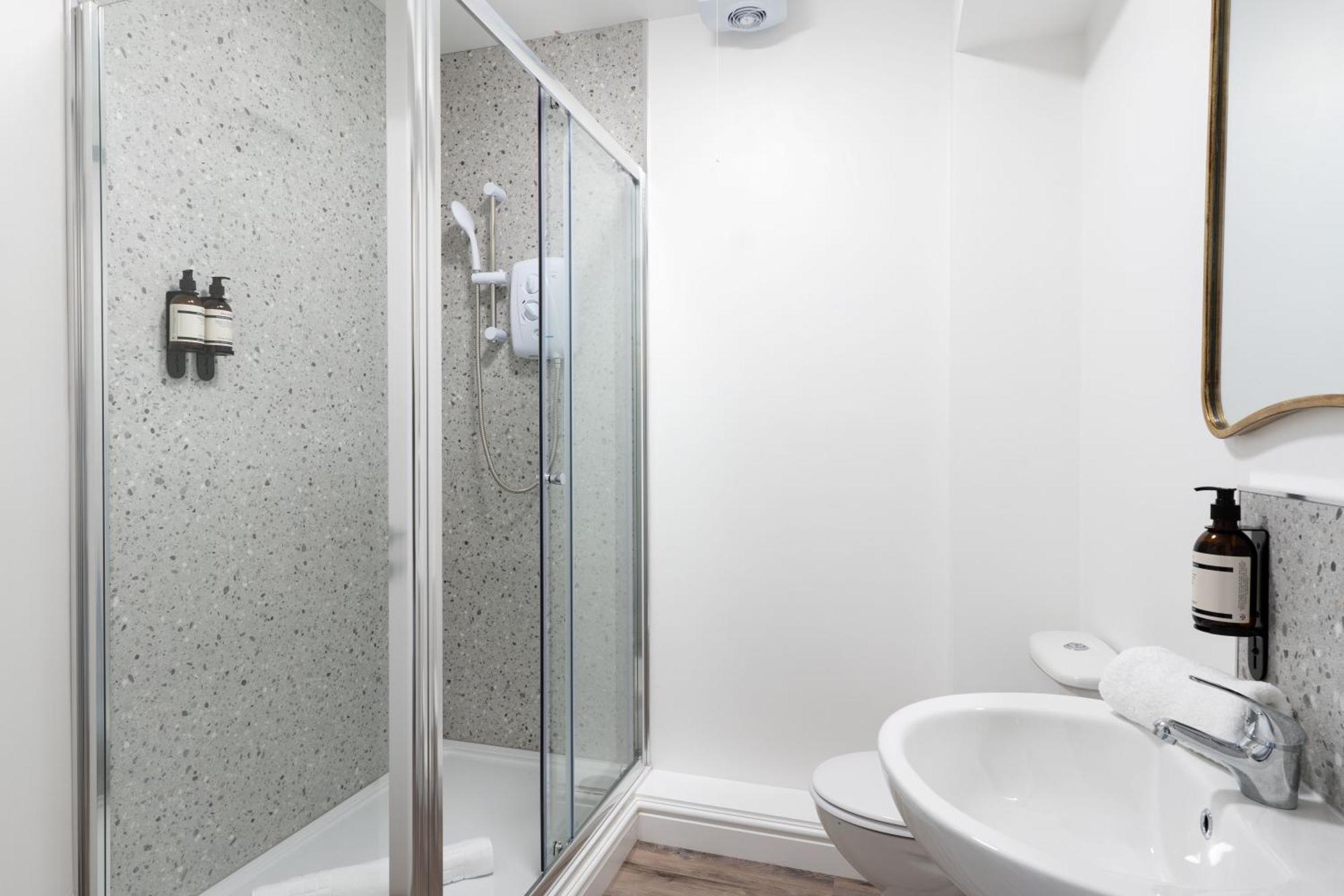 בריסטול Wellington Place I Your Apartment מראה חיצוני תמונה